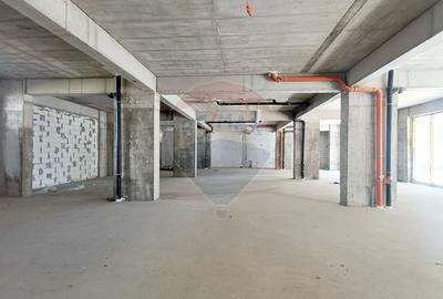 Spațiu comercial, de 281.29998779297 mp, în Exterior Vest