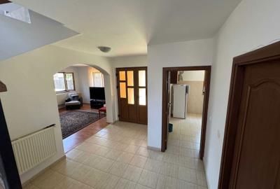 Casă cu 4 camere în Lungulețu - 6