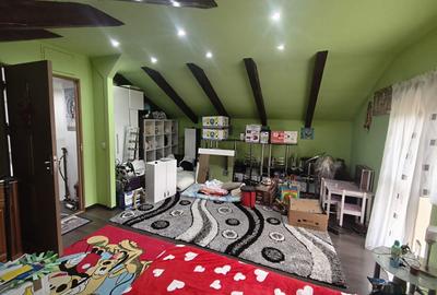 Casă cu 4 camere decomandat în Izvor - 5