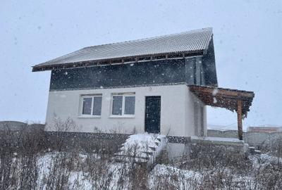 Casa individula de vanzare Izvor - 3