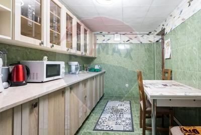 Casă cu 6 camere cu Teren 458 Mp în Rahova