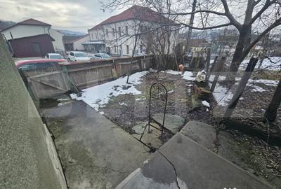 Casă cu 5 camere cu Teren 1850 Mp în Central - 15
