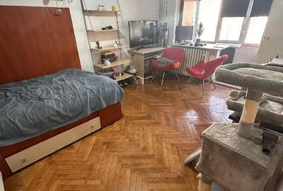 Garsonieră semidecomandată în Girocului - 2