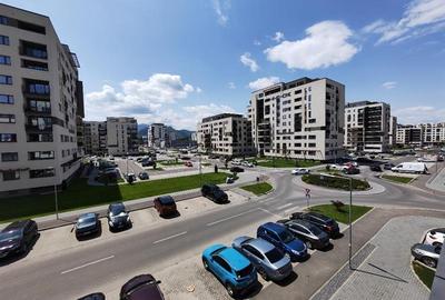 Apartament cu 3 camere decomandat, mobilat în Tractorul - 31