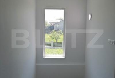 Casă cu 6 camere cu Teren 488 Mp în Răzvad - 1