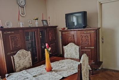 Apartament 3 camere - Cartier Dupa zid
