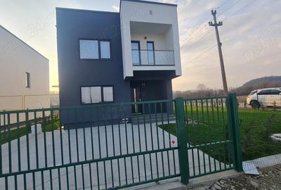 Casa de vanzare Casa de vanzare - 4