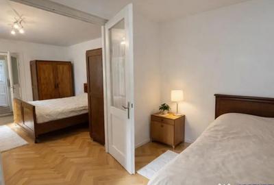 Casă cu 4 camere în Central - 1