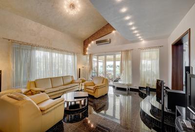 Casă cu 6 camere cu Teren 1641 Mp în Corbeanca - 13