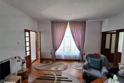 Casă cu 3 camere cu Canalizare în Central - 12