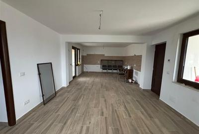 Vila deosebita Parter + Mansarda de vanzare in Odobesti - 11