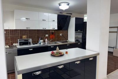 Apartament cu 4 camere decomandat în Exercițiu - 5