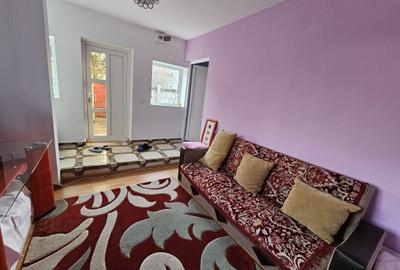 Casă cu 4 camere decomandat în Strejnicu - 6