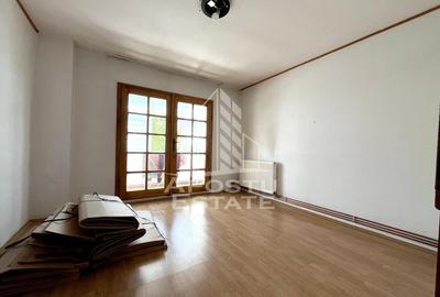 Apartament cu 3 camere, centrala proprie, zona Bucovina - 3