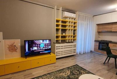 Apartament cu 3 camere decomandat în Roșu