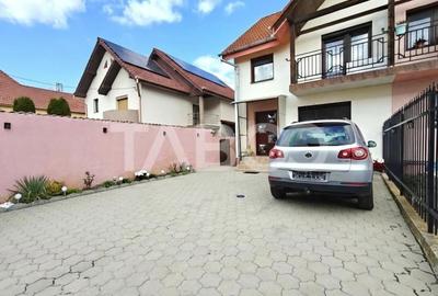 Casa cu 4 camere - 3 locuri de parcare - curte - filigorie - pivnita - 24