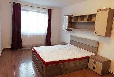Apartament cu 2 camere decomandat, mobilat în Sud