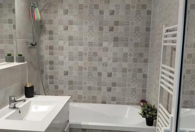 Apartament cu 3 camere semidecomandat în Micro 16 - 1