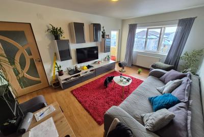 Apartament cu 3 camere decomandat în Spitalul Județean