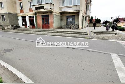 Hală + birouri si spatiu comercial 700 mp. teren 2.500 mp - 12