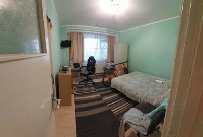 Apartament cu 3 camere decomandat în Faleză