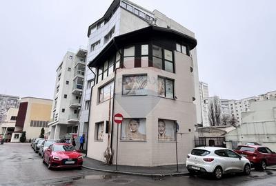 Casă cu 6 camere cu Teren 50 Mp în P-ța Victoriei - 1