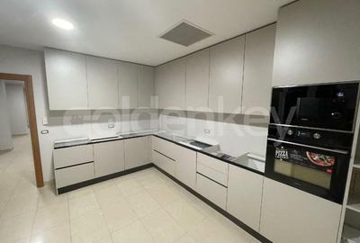 Apartament insorit cu 4 camere si terasa generoasa, 2 garaje - 5