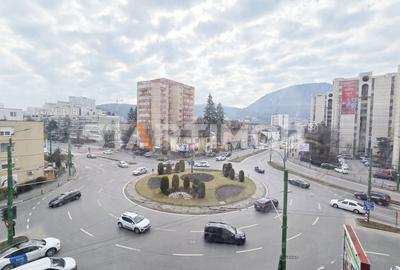 Apartament cu 4 camere decomandat, mobilat în Centrul Civic - 1