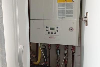 Apartament cu 3 camere semidecomandat în Central - 1