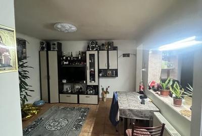 Casă cu 4 camere în Central - 1