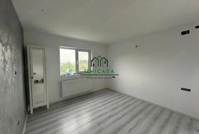 Casă cu Teren 2000 Mp în Români - 1