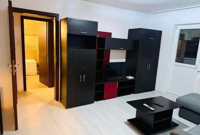 Apartament cu 2 camere semidecomandat, mobilat în Girocului