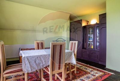 Casă cu 6 camere cu Garaj în Central - 13