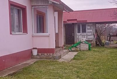 Casă cu 3 camere cu Teren 830 Mp în Central - 1