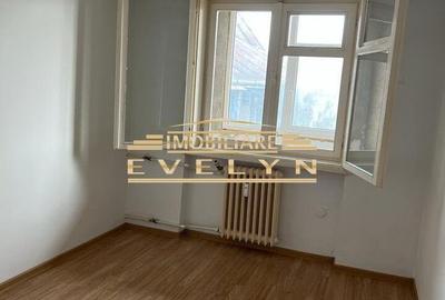Casă cu 3 camere decomandat în Central - 7