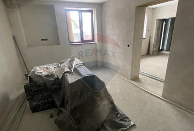 Apartament cu 2 camere semidecomandat în Mediaș - 5