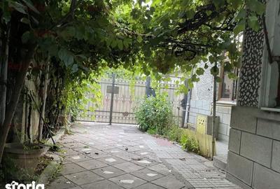 Casă cu 5 camere cu Canalizare în Centrul Civic - 2