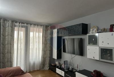 Apartament cu 3 camere de vanzare in zona Central - 2