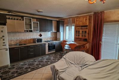 Apartament cu 3 camere decomandat în Ștefan cel Mare
