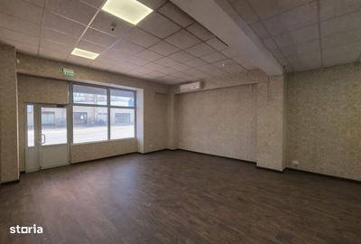 Spațiu comercial, de 45 mp, în Baza 3 - 2