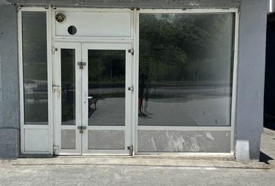 Spațiu comercial, de 80 mp, în Central - 4