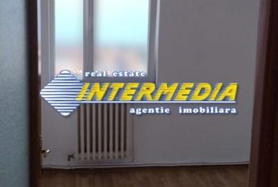 Apartament cu 3 camere semidecomandat, mobilat în Cetate - 9