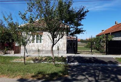 Casă cu teren generos de 1057 mp ? Ghiroda, zona centrală Casă cu teren generos de 1057 mp ? Ghiroda, zona centrală - 4