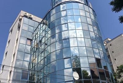 Birou, de 2,530 mp, în P-ța Victoriei - 4