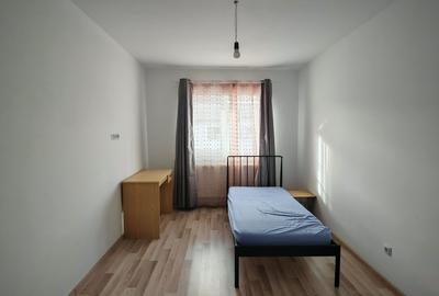 Casă cu 4 camere cu Teren 70 Mp în Central - 11