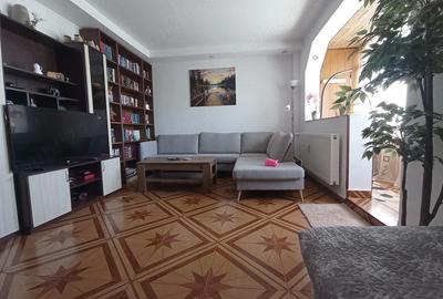 Apartament cu 3 camere decomandat în Titan - 9