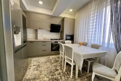 Apartament cu 3 camere decomandat în Gruia