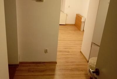 Garsonieră, mobilată în Universitate - 1