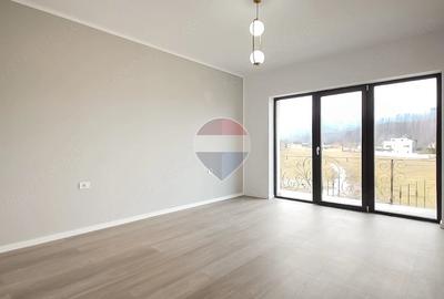 Casă cu Teren 400 Mp în Bunloc