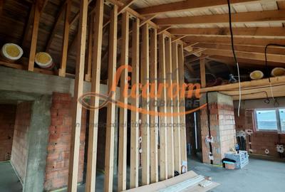 Casă individuală cu 4 camere cu Canalizare în Cristian - 5